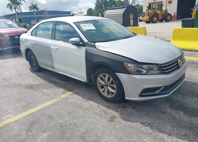 2018 VOLKSWAGEN Passat