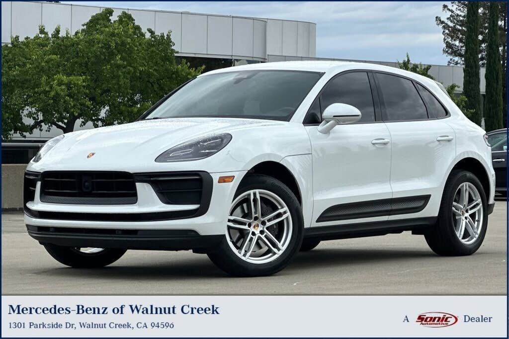 2023 PORSCHE Macan