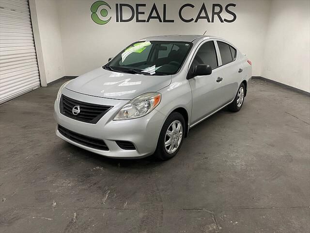 2014 NISSAN Versa