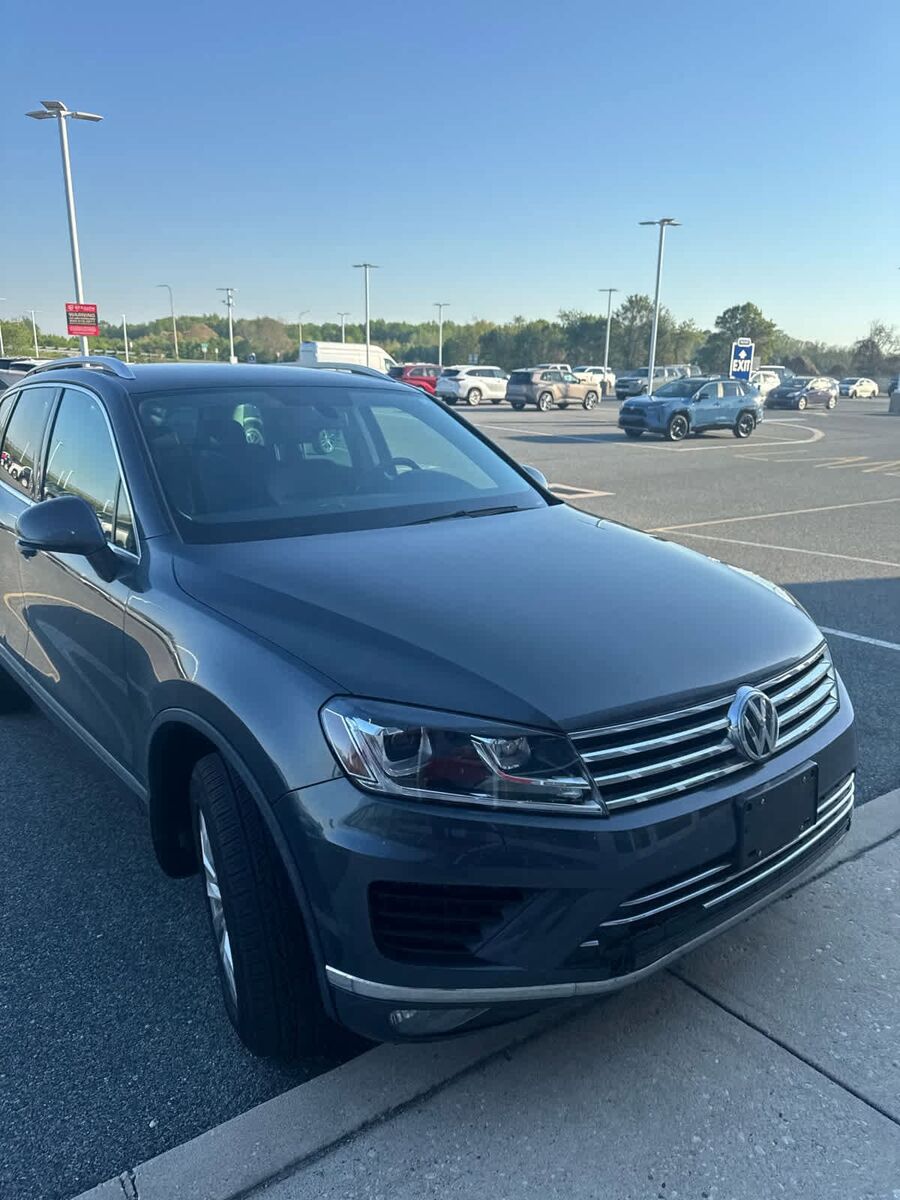 2016 VOLKSWAGEN Touareg