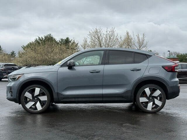 2023 VOLVO C40