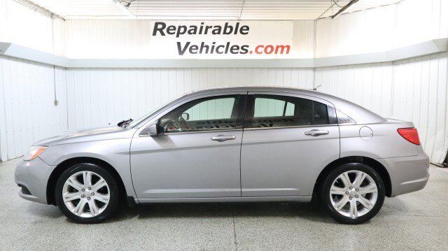 2013 CHRYSLER 200