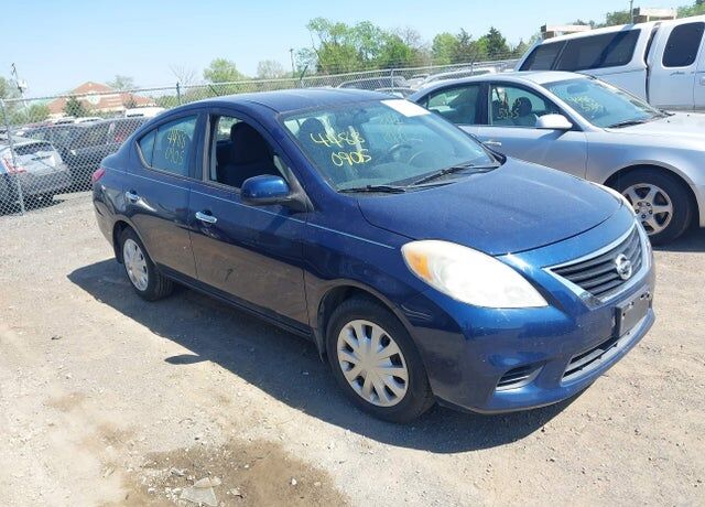 2012 NISSAN Versa