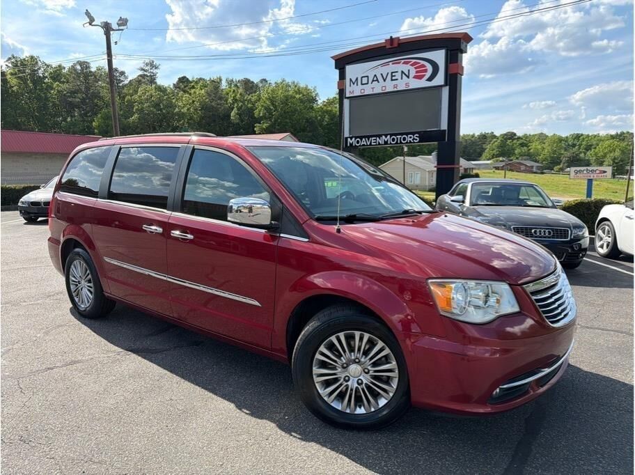 2015 CHRYSLER Town and Country