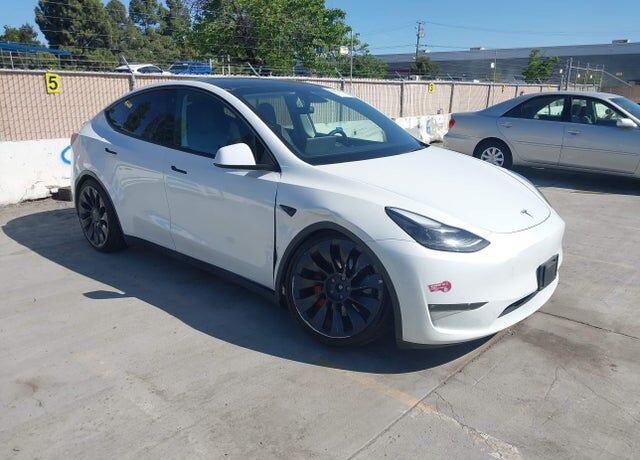 2023 TESLA Model Y