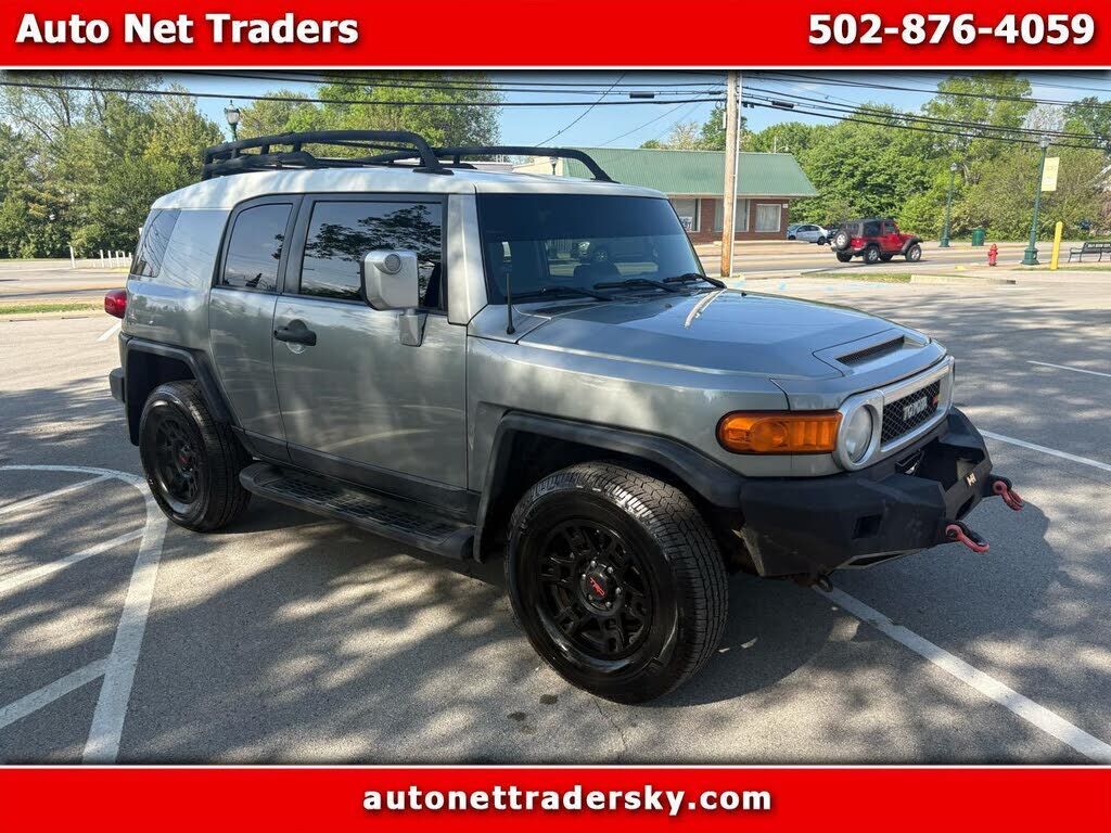 2010 TOYOTA FJ Cruiser