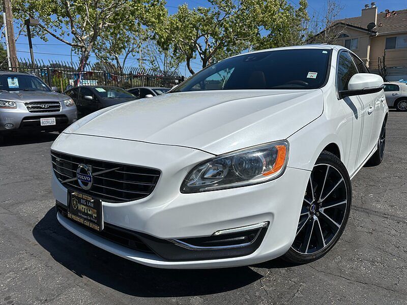 2016 VOLVO S60