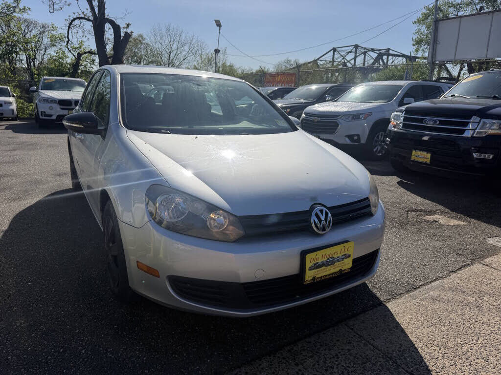 2011 VOLKSWAGEN Golf