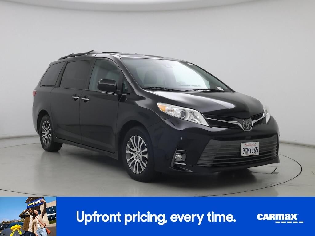 2019 TOYOTA Sienna