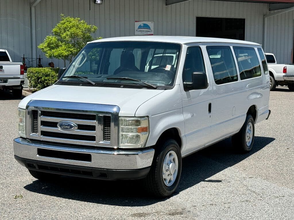 2011 FORD E-350