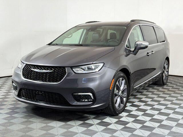 2022 CHRYSLER Pacifica