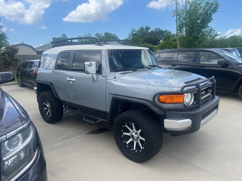 2014 TOYOTA FJ Cruiser
