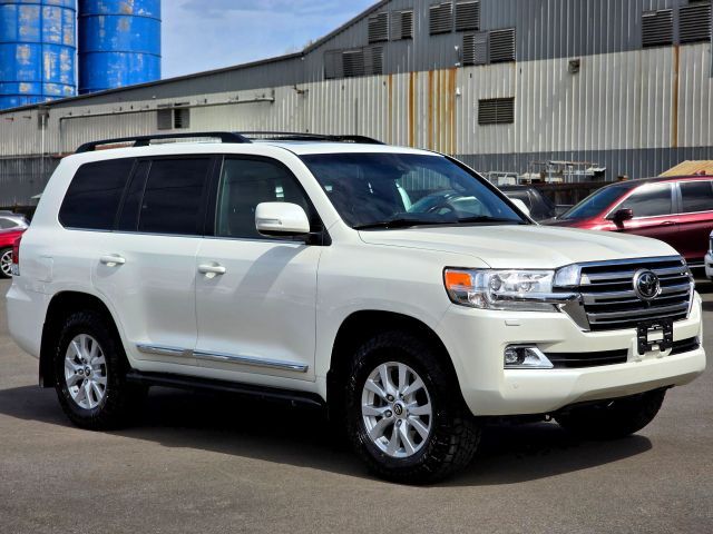 2016 TOYOTA Land Cruiser
