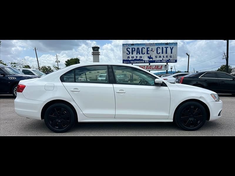 2011 VOLKSWAGEN Jetta