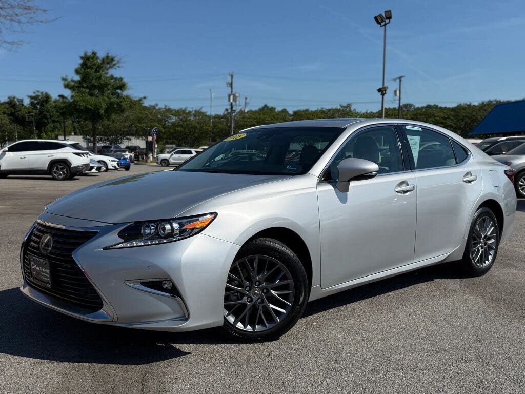 2018 LEXUS ES