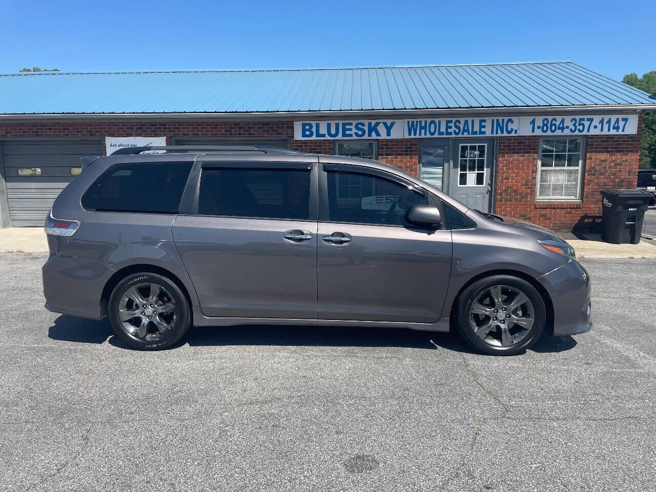 2016 TOYOTA Sienna