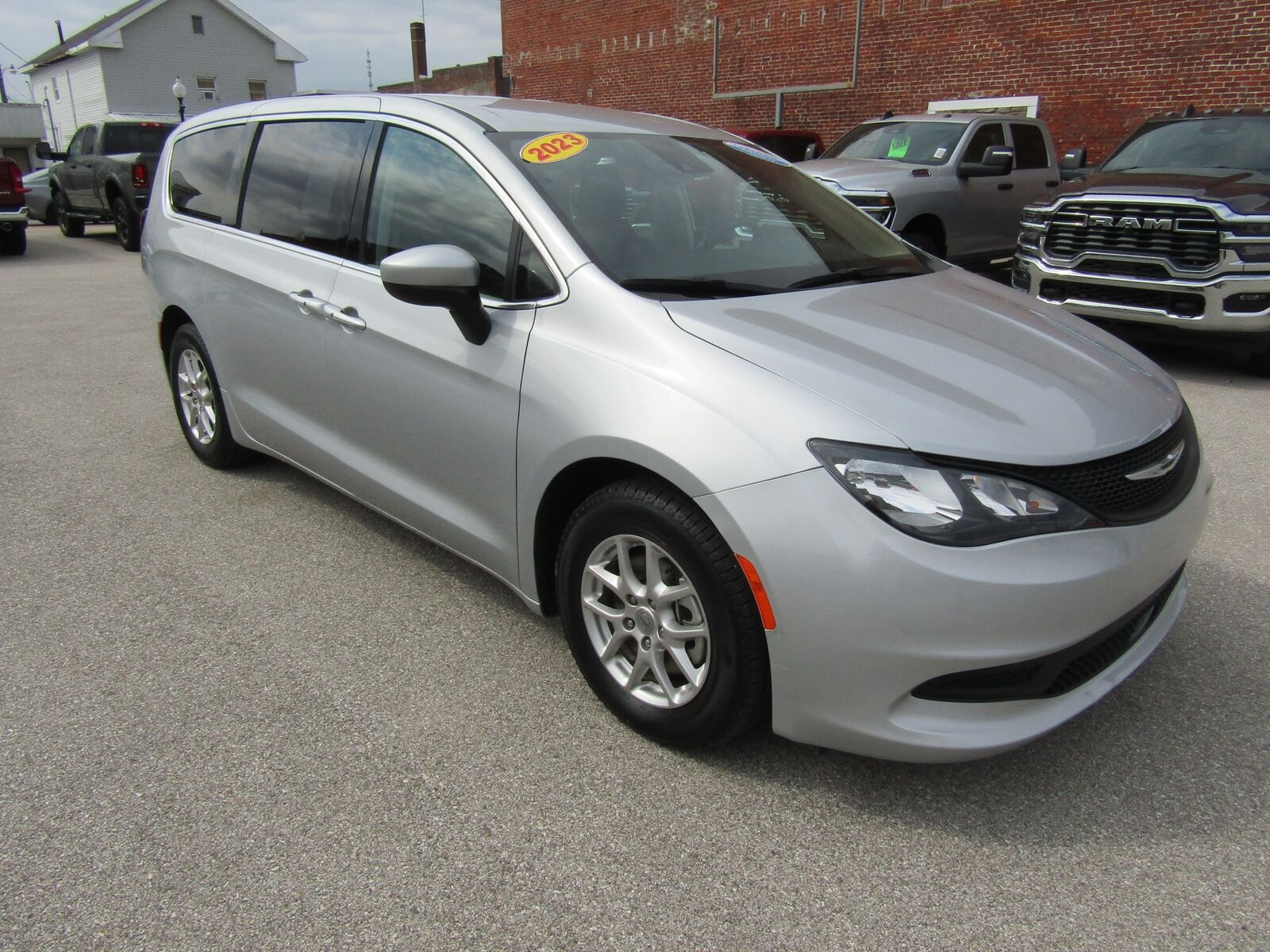 2023 CHRYSLER Voyager