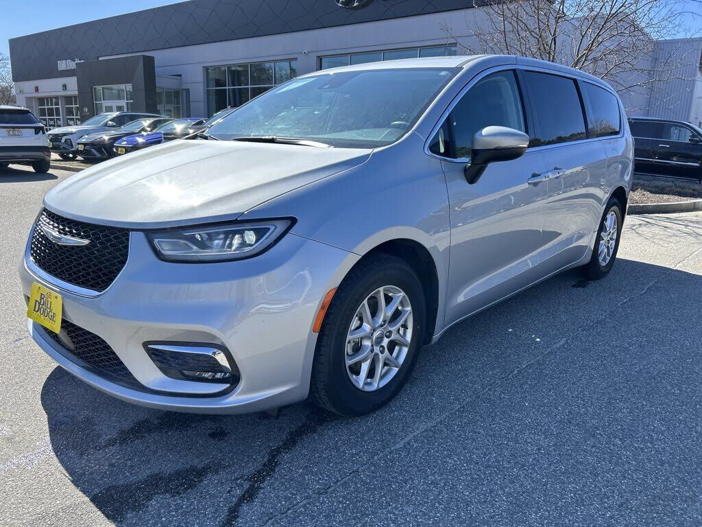 2023 CHRYSLER Pacifica