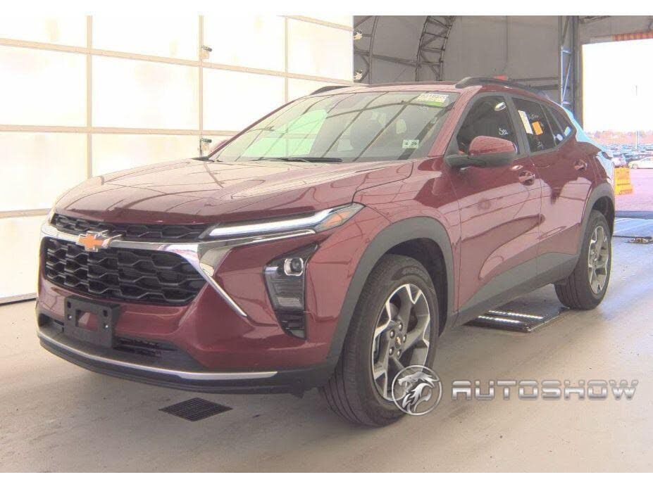 2025 CHEVROLET Trax