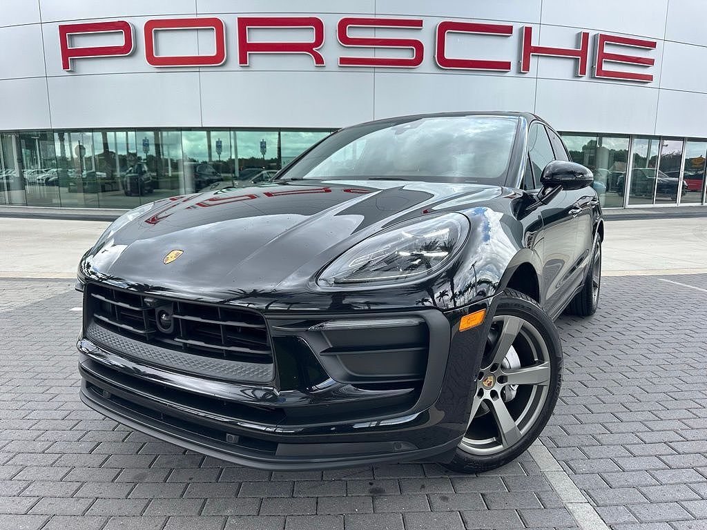 2023 PORSCHE Macan