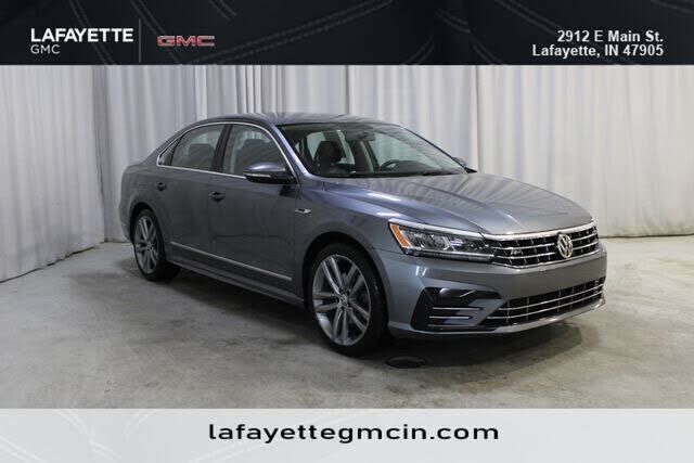 2017 VOLKSWAGEN Passat