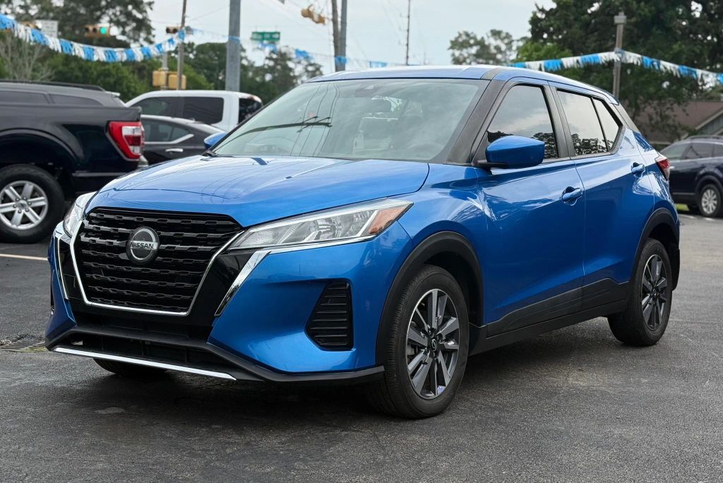 2021 NISSAN Kicks