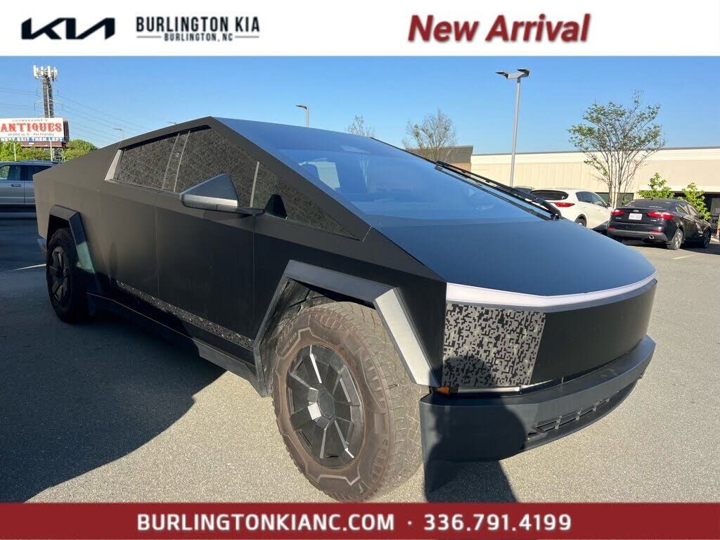 2024 TESLA Cybertruck