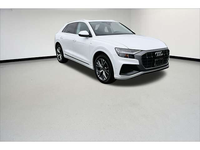 2023 AUDI Q8