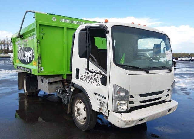 2022 ISUZU NRR