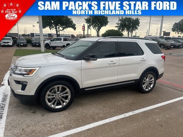 2018 FORD Explorer