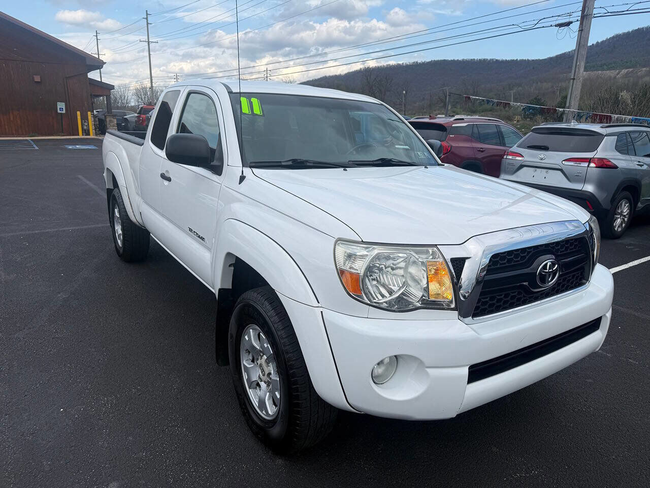 2011 TOYOTA Tacoma