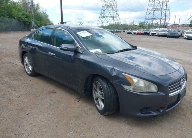 2010 NISSAN Maxima