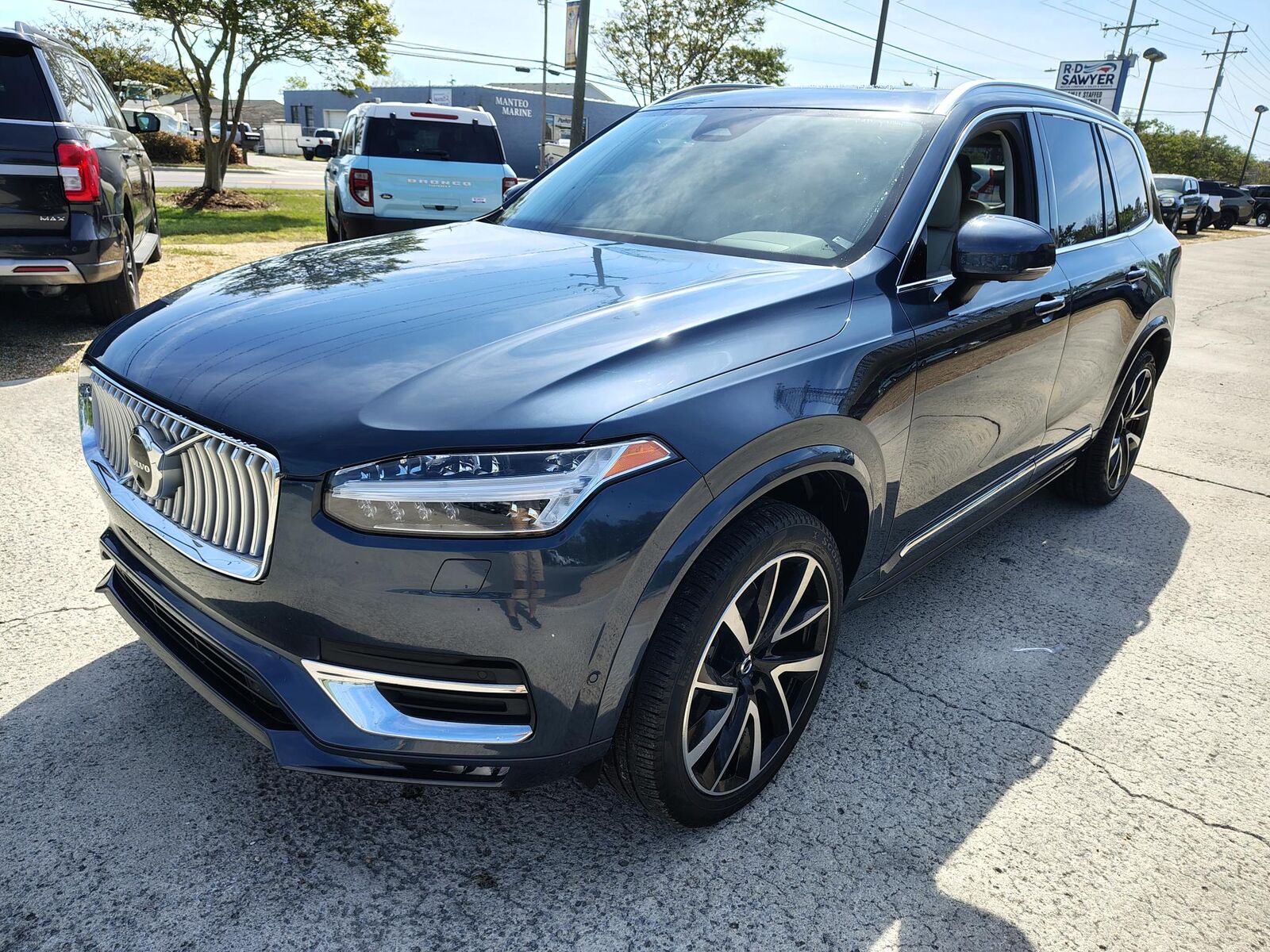 2023 VOLVO XC90