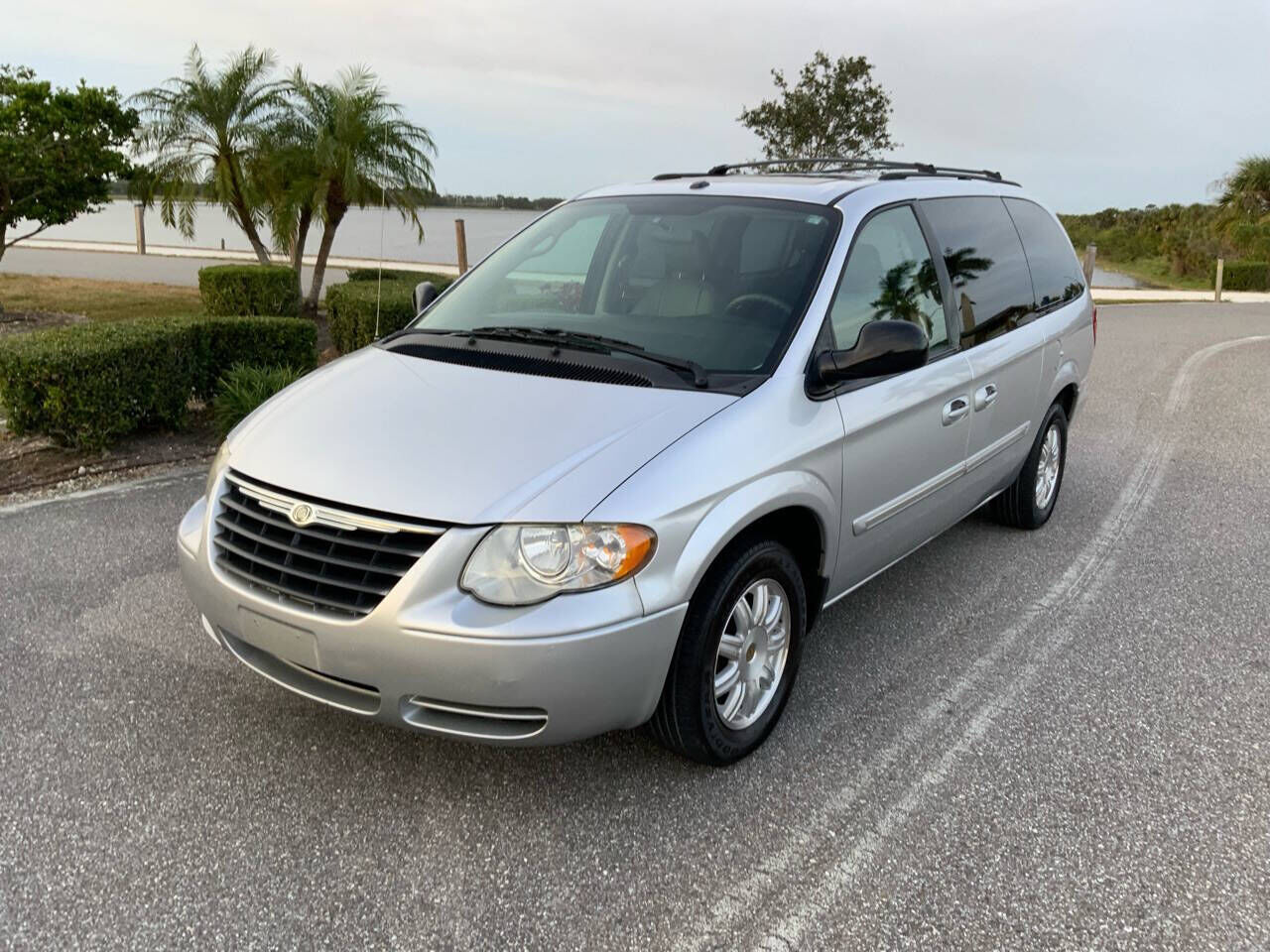 2006 CHRYSLER Town and Country