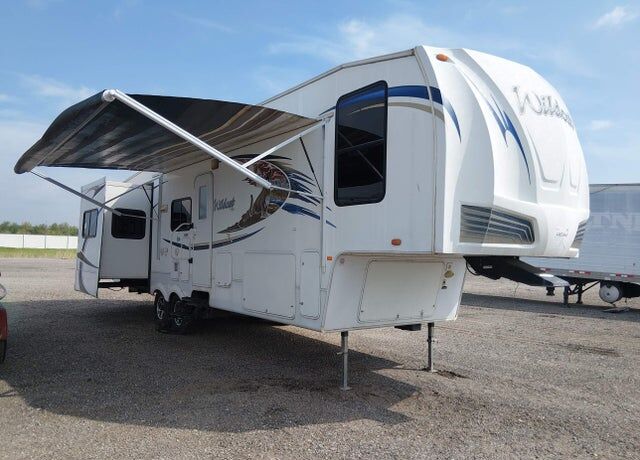 2011 FOREST RIVER Wildcat