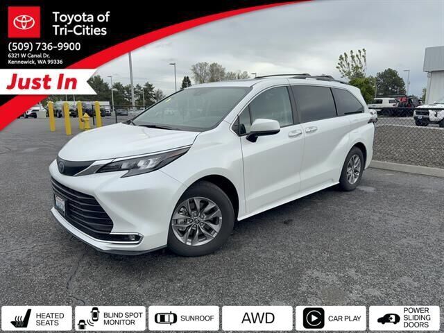 2024 TOYOTA Sienna