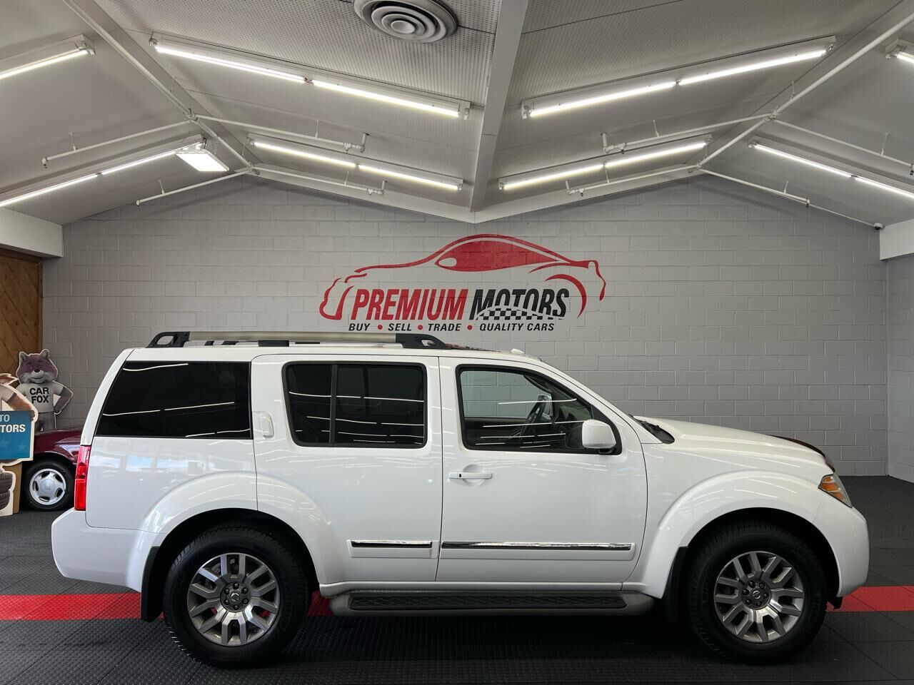 2011 NISSAN Pathfinder