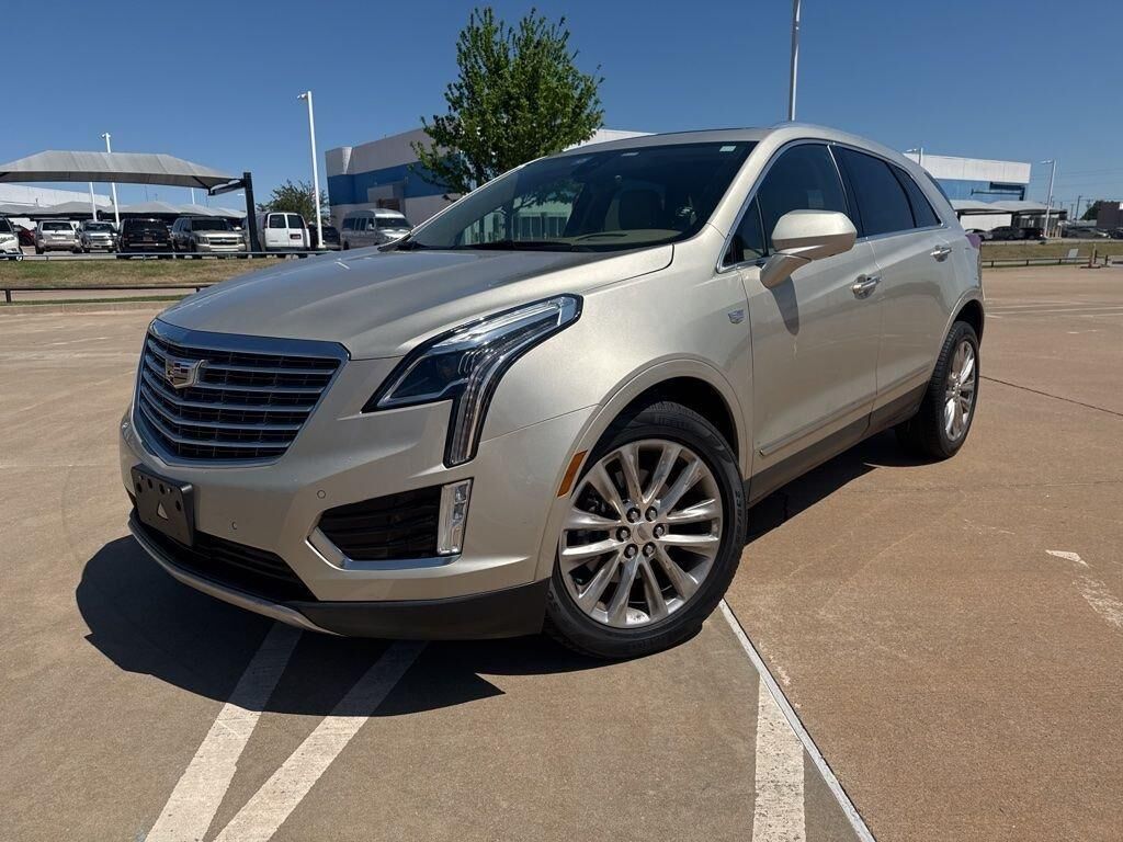2017 CADILLAC XT5