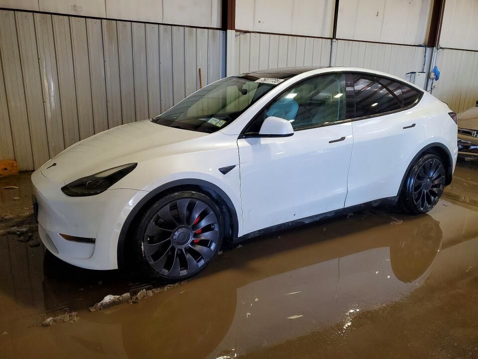 2022 TESLA Model Y