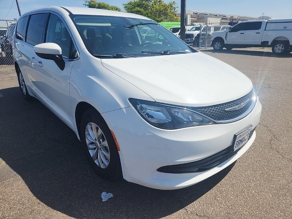 2017 CHRYSLER Pacifica