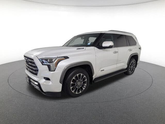 2024 TOYOTA Sequoia