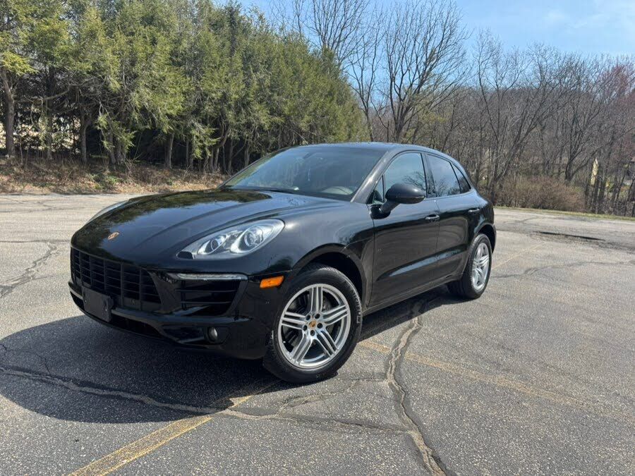 2016 PORSCHE Macan