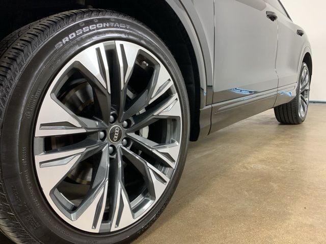 2025 Audi Q8