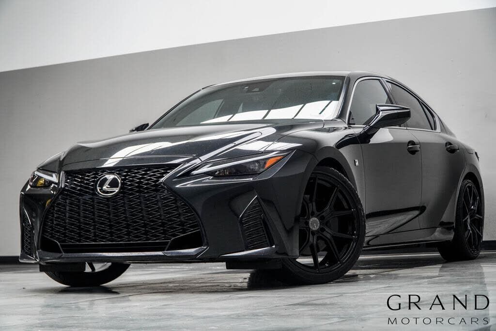 2022 LEXUS IS