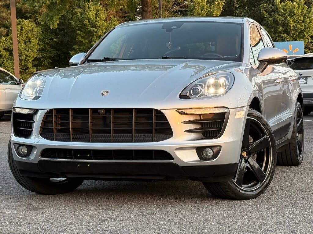 2017 PORSCHE Macan