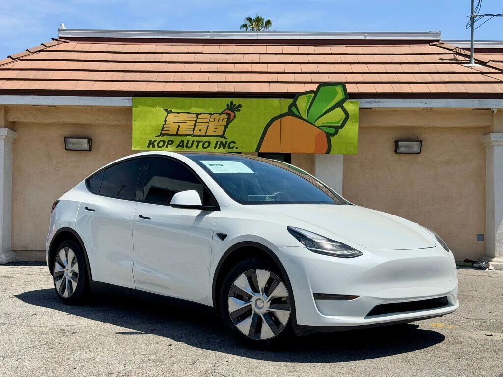 2023 TESLA Model Y