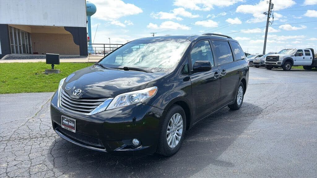 2012 TOYOTA Sienna