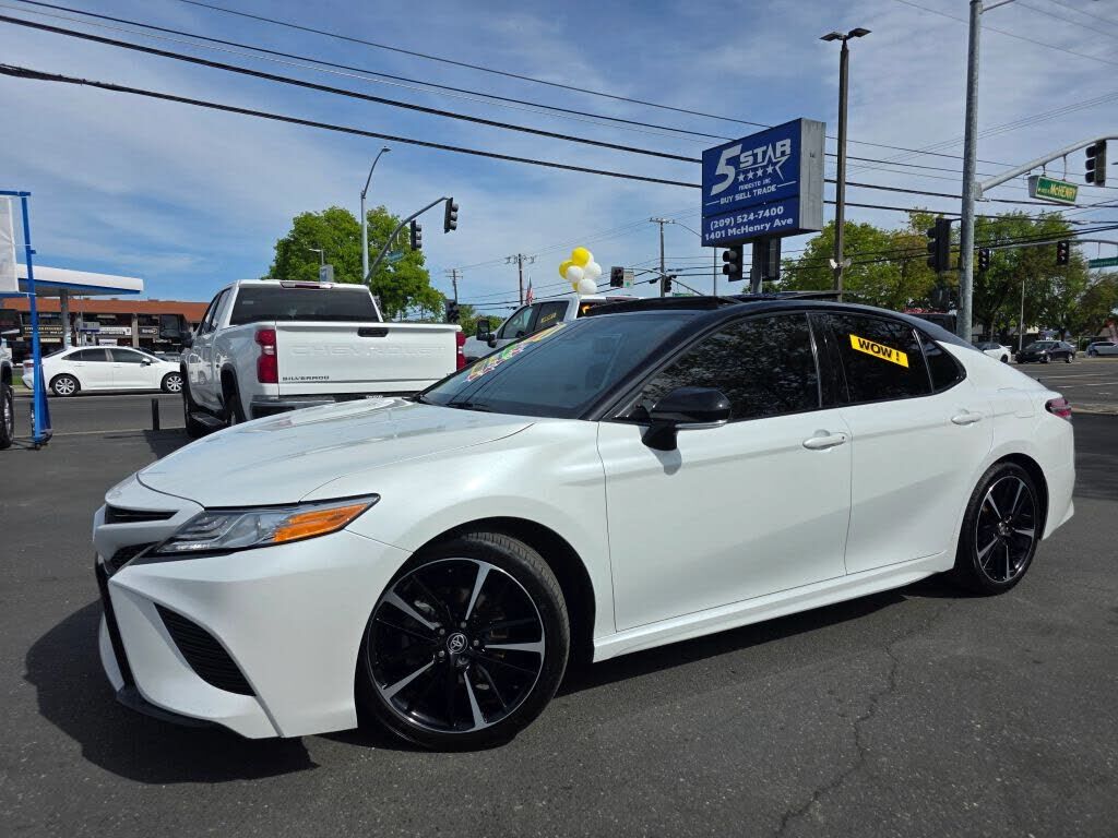 2020 TOYOTA Camry