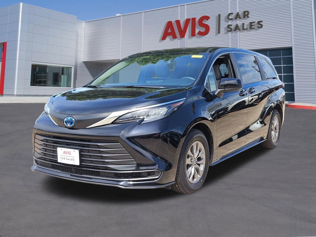 2025 TOYOTA Sienna