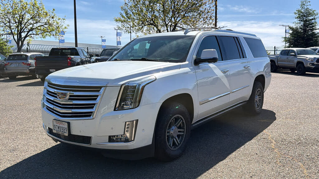 2017 CADILLAC Escalade ESV